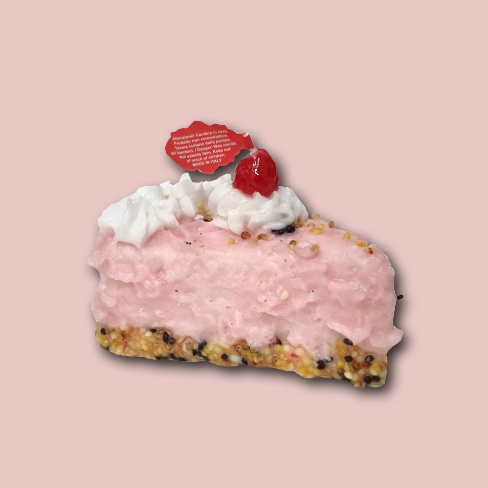 Eine Kerze in Form einer Knuspertorte im Farbton Rosa von Cereria Introna