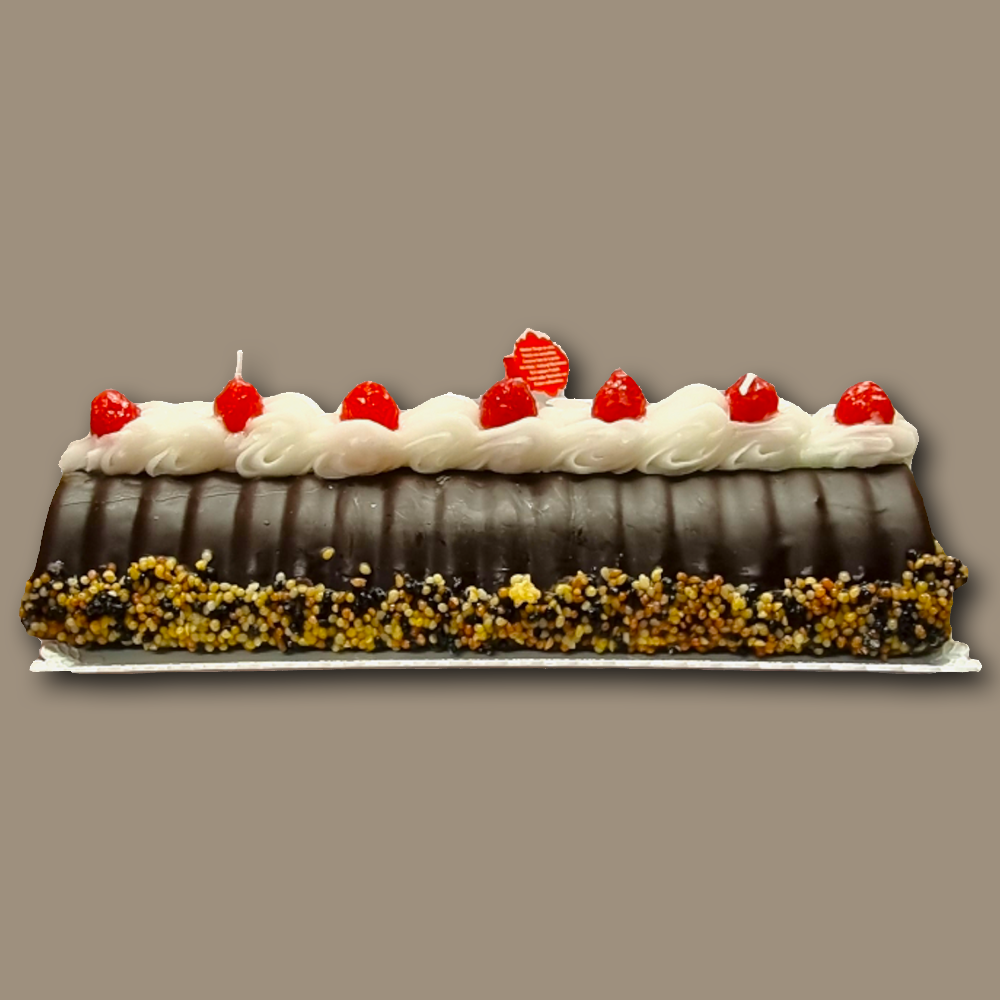 Schokoladenroulade mit Himbeeren in Kerzenform von Cereria Introna